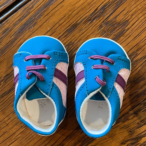 American Girl Skateboard Set - Picture 9 of 12